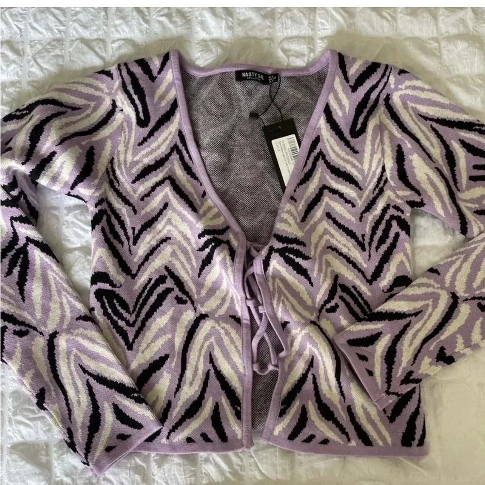 Nasty Gal zebra pattern lace up front knitted cardigan - Picture 2 of 9